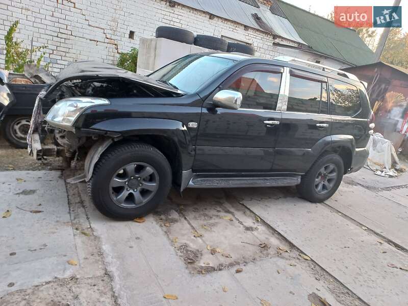 Внедорожник / Кроссовер Toyota Land Cruiser Prado 2004 в Киеве