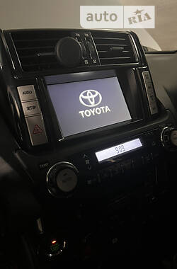 Внедорожник / Кроссовер Toyota Land Cruiser Prado 2010 в Золочеве