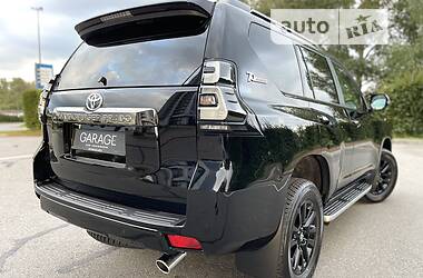 Внедорожник / Кроссовер Toyota Land Cruiser Prado 2022 в 