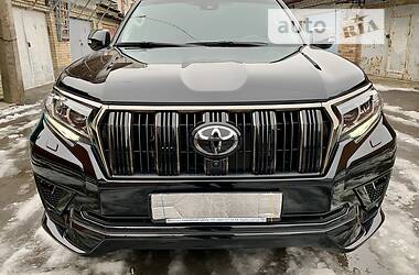 Внедорожник / Кроссовер Toyota Land Cruiser Prado 2020 в 