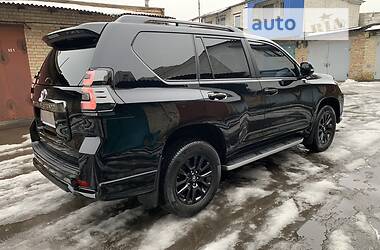 Внедорожник / Кроссовер Toyota Land Cruiser Prado 2020 в 