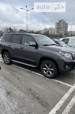 Позашляховик / Кросовер Toyota Land Cruiser Prado 2011 в Сумах