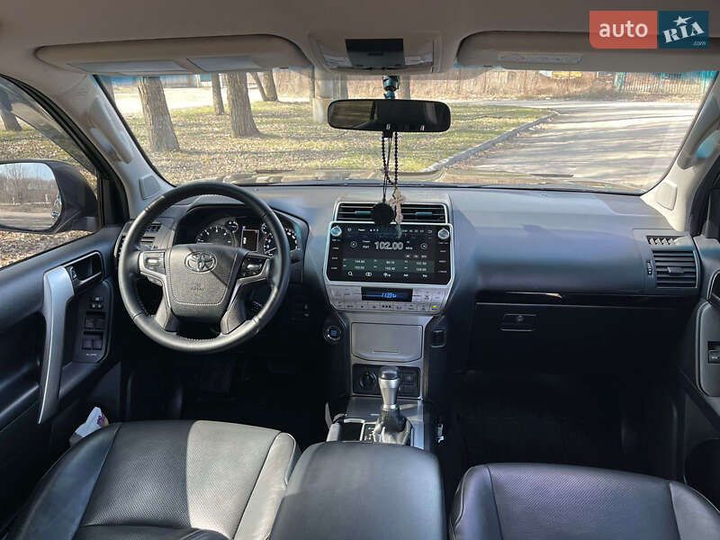 Позашляховик / Кросовер Toyota Land Cruiser Prado 2017 в Дніпрі фото 11 Позашляховик / Кросовер Toyota Land Cruiser Prado 2017 в Дніпрі