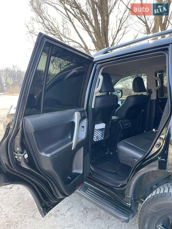 Позашляховик / Кросовер Toyota Land Cruiser Prado 2017 в Дніпрі фото 20 Позашляховик / Кросовер Toyota Land Cruiser Prado 2017 в Дніпрі
