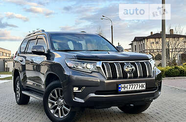 Внедорожник / Кроссовер Toyota Land Cruiser Prado 2018 в 