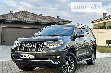 Внедорожник / Кроссовер Toyota Land Cruiser Prado 2018 в 