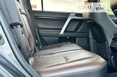 Внедорожник / Кроссовер Toyota Land Cruiser Prado 2018 в 