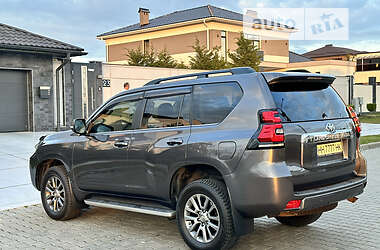Внедорожник / Кроссовер Toyota Land Cruiser Prado 2018 в 