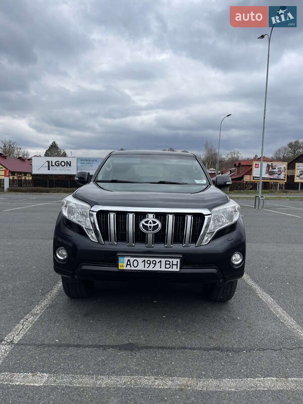 Toyota Land Cruiser Prado 2013