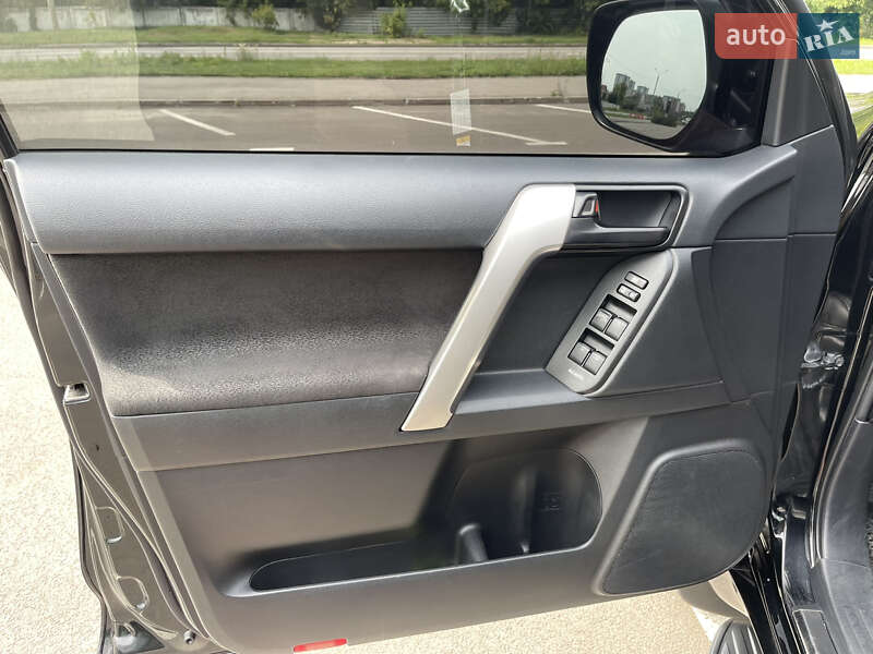 Позашляховик / Кросовер Toyota Land Cruiser Prado 2019 в Харкові фото 15 Позашляховик / Кросовер Toyota Land Cruiser Prado 2019 в Харкові