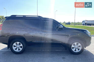 Внедорожник / Кроссовер Toyota Land Cruiser Prado 2019 в 