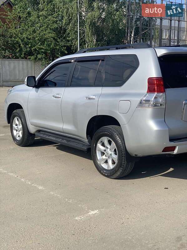 Внедорожник / Кроссовер Toyota Land Cruiser Prado 2010 в Харькове