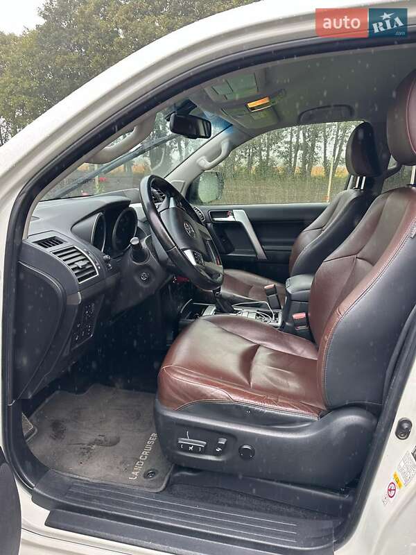 Внедорожник / Кроссовер Toyota Land Cruiser Prado 2016 в Романове