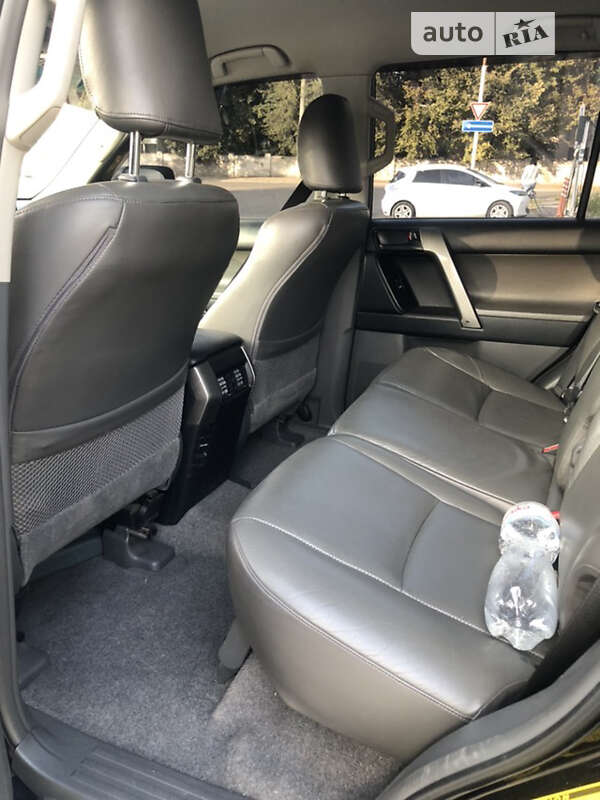 Внедорожник / Кроссовер Toyota Land Cruiser Prado 2011 в Каменском