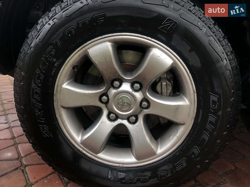 Позашляховик / Кросовер Toyota Land Cruiser Prado 2008 в Нововолинську