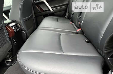 Внедорожник / Кроссовер Toyota Land Cruiser Prado 2013 в 