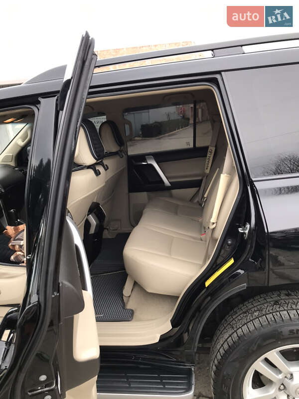 Позашляховик / Кросовер Toyota Land Cruiser Prado 2010 в Ужгороді