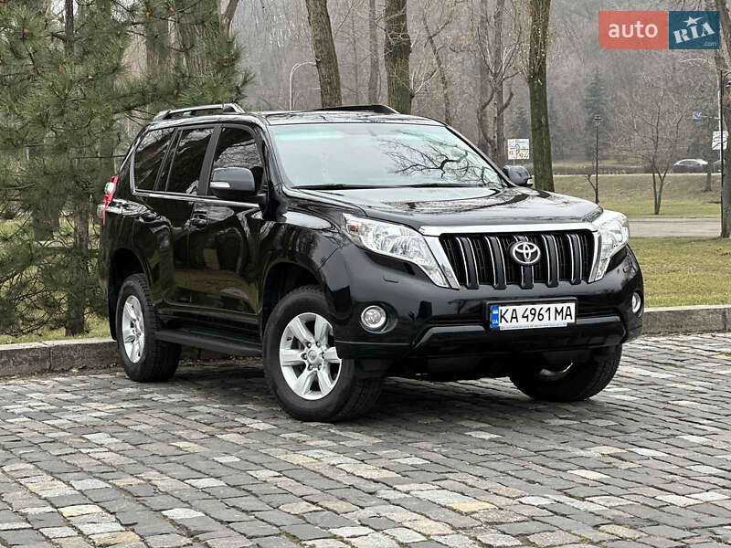 Внедорожник / Кроссовер Toyota Land Cruiser Prado 2016 в Сваляве