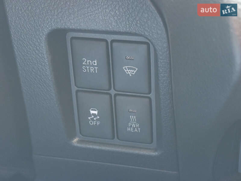 Внедорожник / Кроссовер Toyota Land Cruiser Prado 2016 в Сваляве