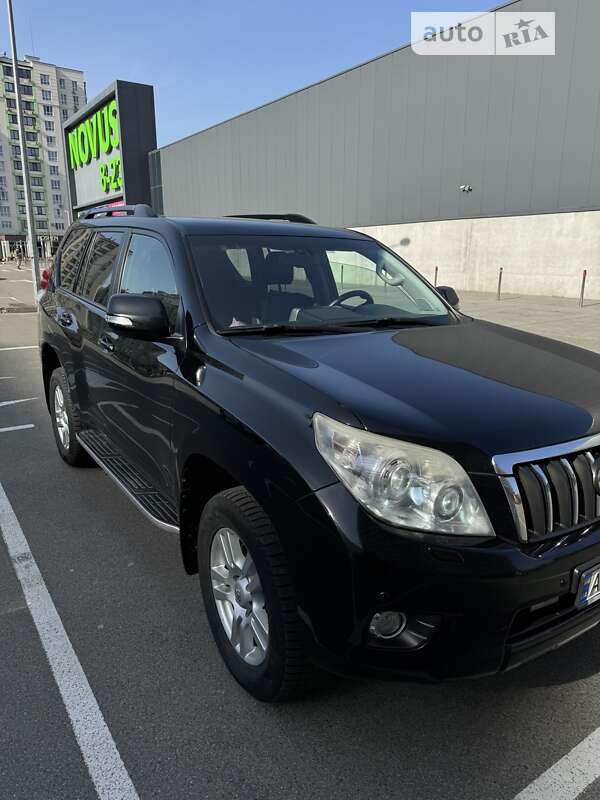 Внедорожник / Кроссовер Toyota Land Cruiser Prado 2013 в Вишневом