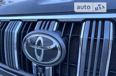 Внедорожник / Кроссовер Toyota Land Cruiser Prado 2019 в Запорожье