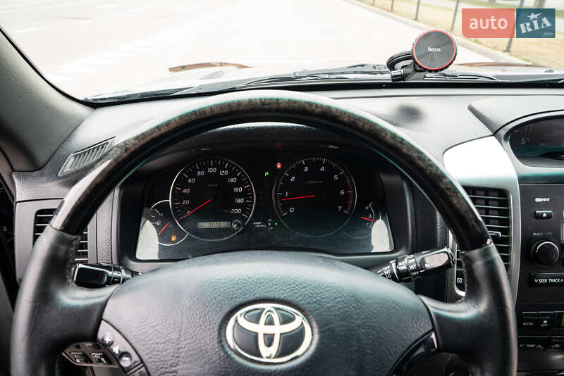 Позашляховик / Кросовер Toyota Land Cruiser Prado 2008 в Києві