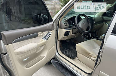 Внедорожник / Кроссовер Toyota Land Cruiser Prado 2004 в 