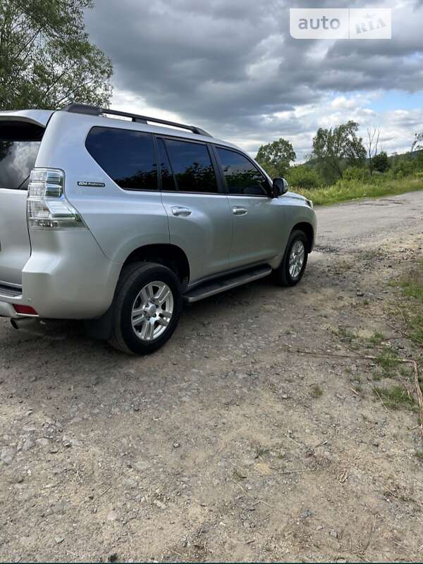 Toyota Land Cruiser Prado 2012