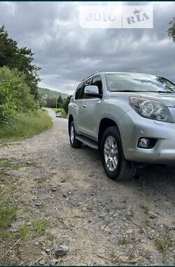 Внедорожник / Кроссовер Toyota Land Cruiser Prado 2012 в Мукачево