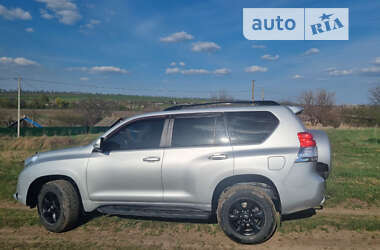 Позашляховик / Кросовер Toyota Land Cruiser Prado 2010 в Дніпрі