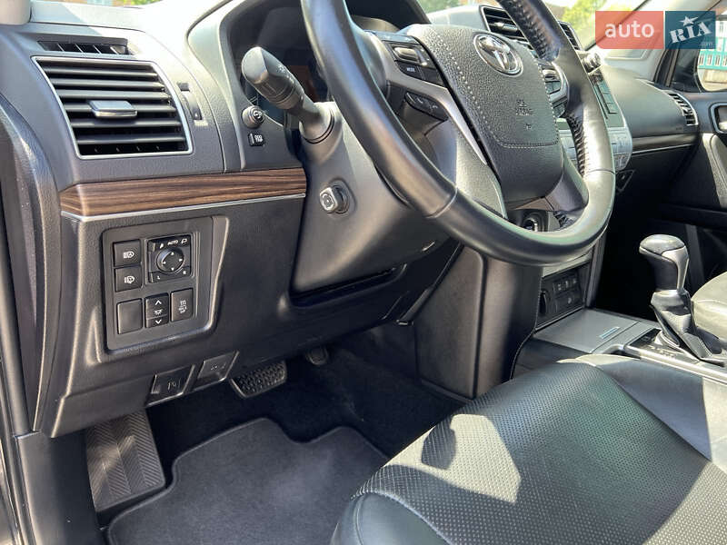 Внедорожник / Кроссовер Toyota Land Cruiser Prado 2018 в Виннице