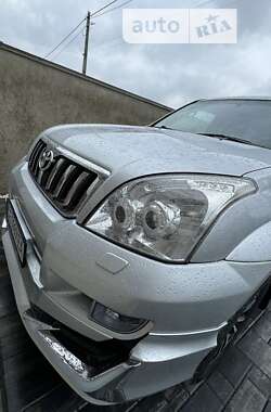 Внедорожник / Кроссовер Toyota Land Cruiser Prado 2004 в Черновцах