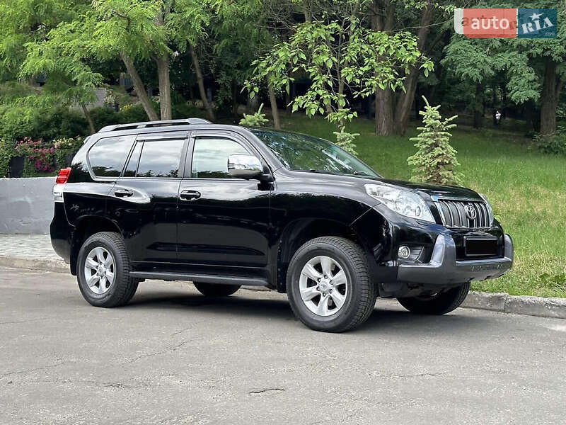 Внедорожник / Кроссовер Toyota Land Cruiser Prado 2010 в Днепре