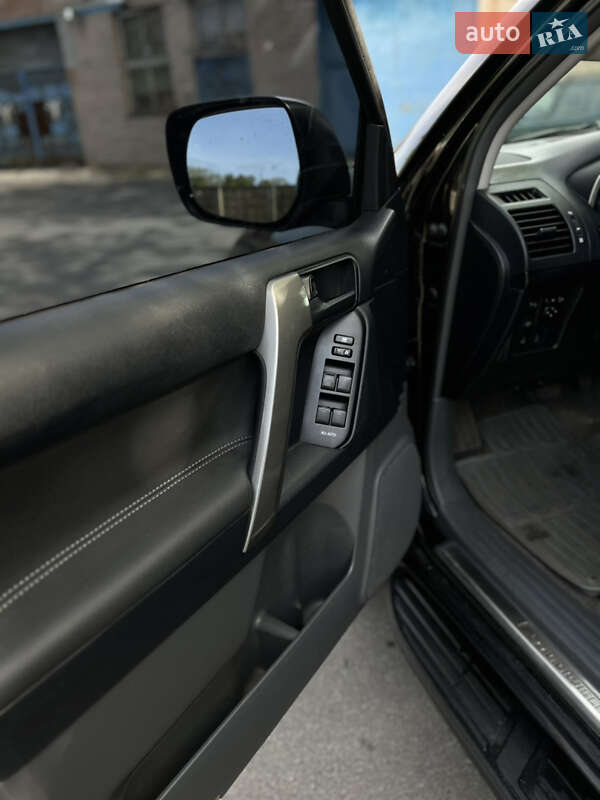 Внедорожник / Кроссовер Toyota Land Cruiser Prado 2012 в Одессе