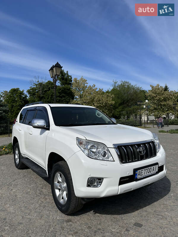 Внедорожник / Кроссовер Toyota Land Cruiser Prado 2011 в Днепре