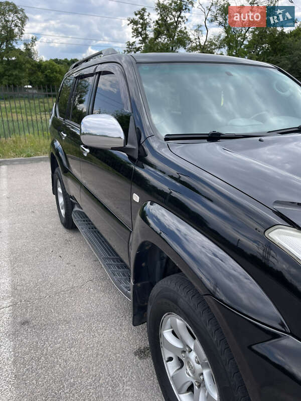 Внедорожник / Кроссовер Toyota Land Cruiser Prado 2004 в Днепре