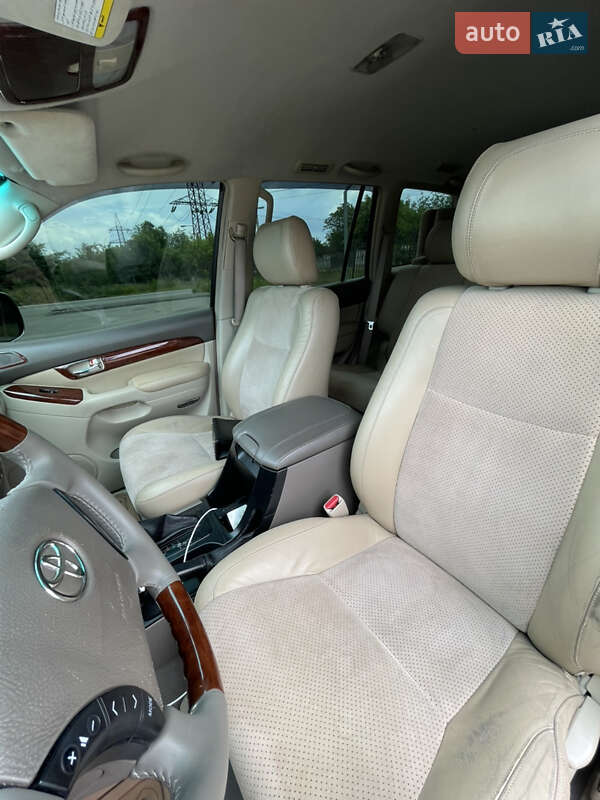 Внедорожник / Кроссовер Toyota Land Cruiser Prado 2004 в Днепре