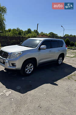 Внедорожник / Кроссовер Toyota Land Cruiser Prado 2010 в 