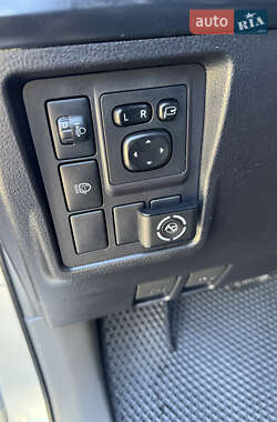 Внедорожник / Кроссовер Toyota Land Cruiser Prado 2010 в 
