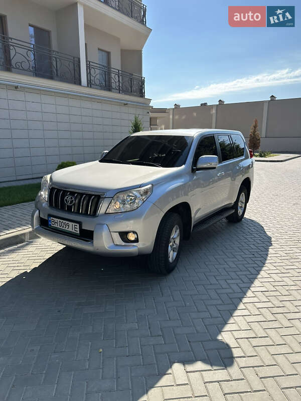 Позашляховик / Кросовер Toyota Land Cruiser Prado 2010 в Подільську