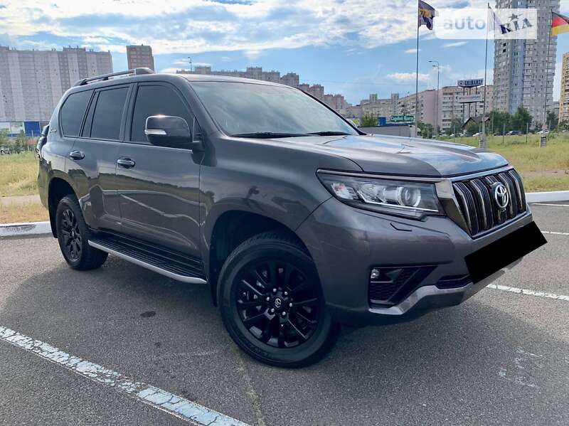 Позашляховик / Кросовер Toyota Land Cruiser Prado 2022 в Києві