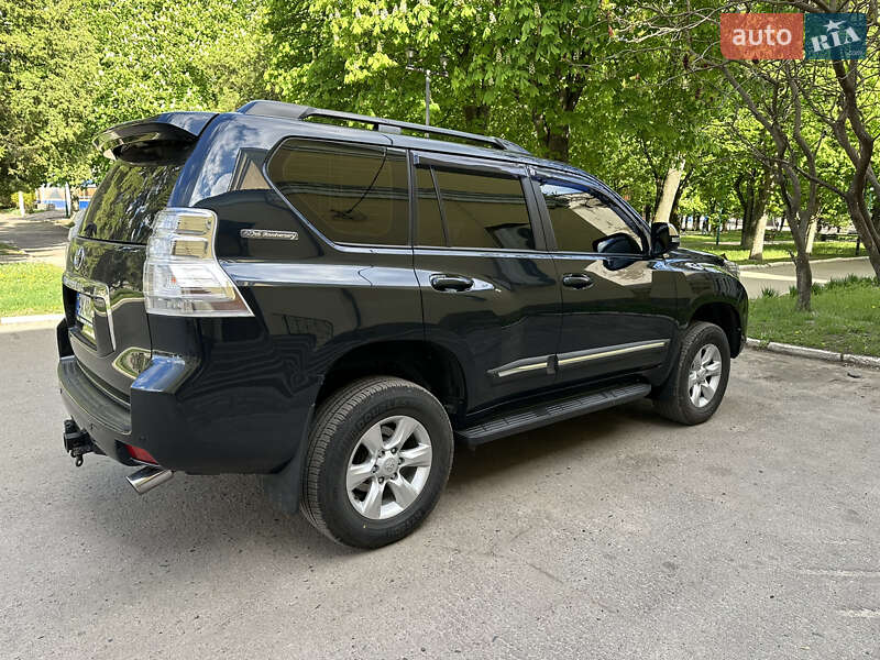 Позашляховик / Кросовер Toyota Land Cruiser Prado 2012 в Краснограді