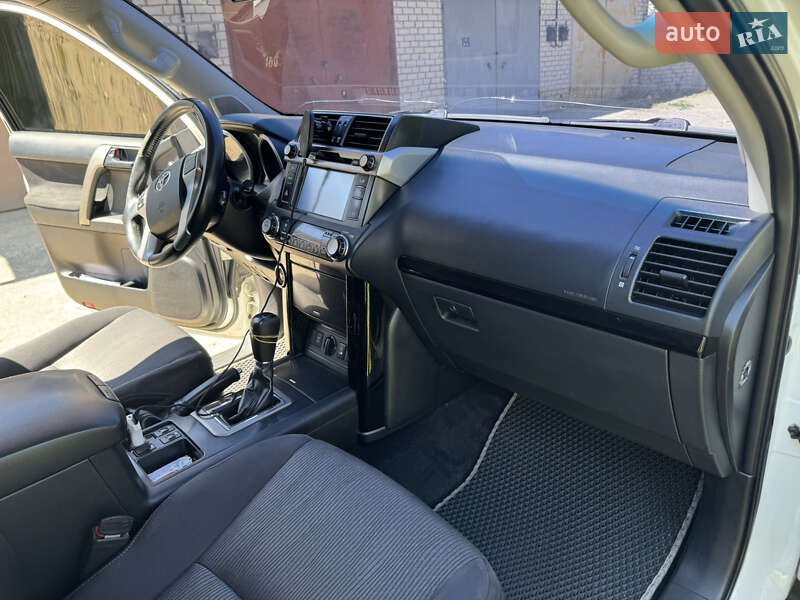 Внедорожник / Кроссовер Toyota Land Cruiser Prado 2014 в Харькове