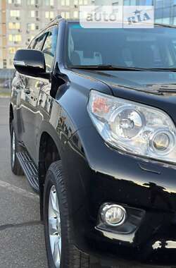 Внедорожник / Кроссовер Toyota Land Cruiser Prado 2011 в Киеве