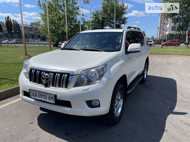 Внедорожник / Кроссовер Toyota Land Cruiser Prado 2012 в Киеве