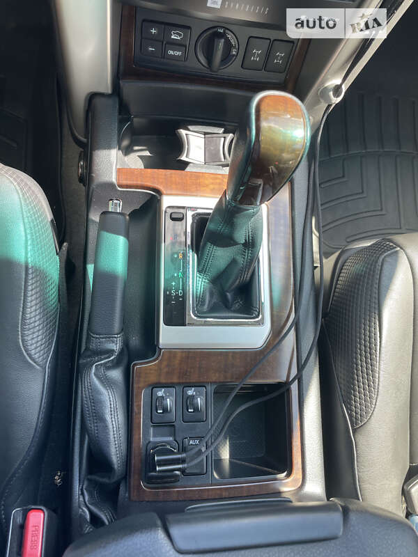 Внедорожник / Кроссовер Toyota Land Cruiser Prado 2012 в Киеве