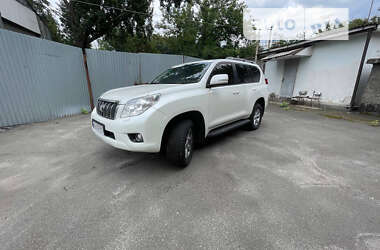 Позашляховик / Кросовер Toyota Land Cruiser Prado 2010 в Києві