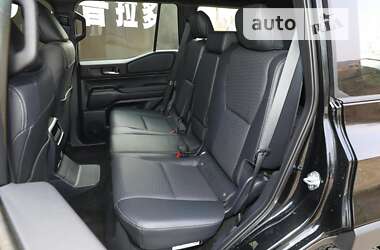 Внедорожник / Кроссовер Toyota Land Cruiser Prado 2024 в 