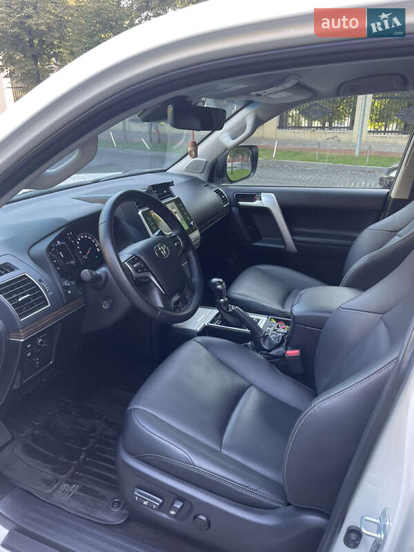 Позашляховик / Кросовер Toyota Land Cruiser Prado 2020 в Дніпрі фото 12 Позашляховик / Кросовер Toyota Land Cruiser Prado 2020 в Дніпрі