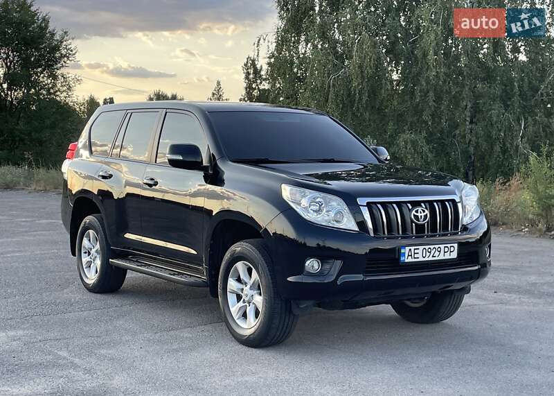 Внедорожник / Кроссовер Toyota Land Cruiser Prado 2010 в Днепре